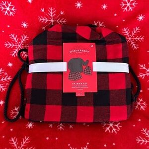 Pajama Set Plush Sweatshirt, flannel shorts and matching bag Size M